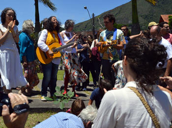 Na homenagem a Mônica Botafogo, canções de autoria dela são entoadas - Foto: AsCom PMT